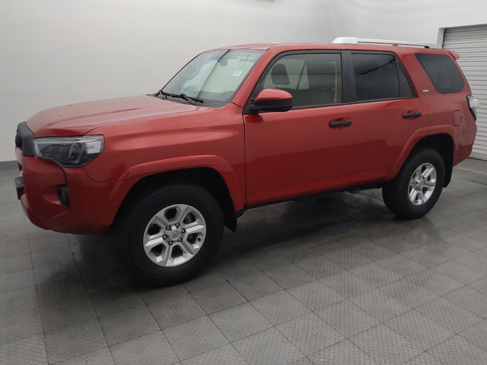Used 2017 Toyota 4Runner SR5 AWD/4WD image 2