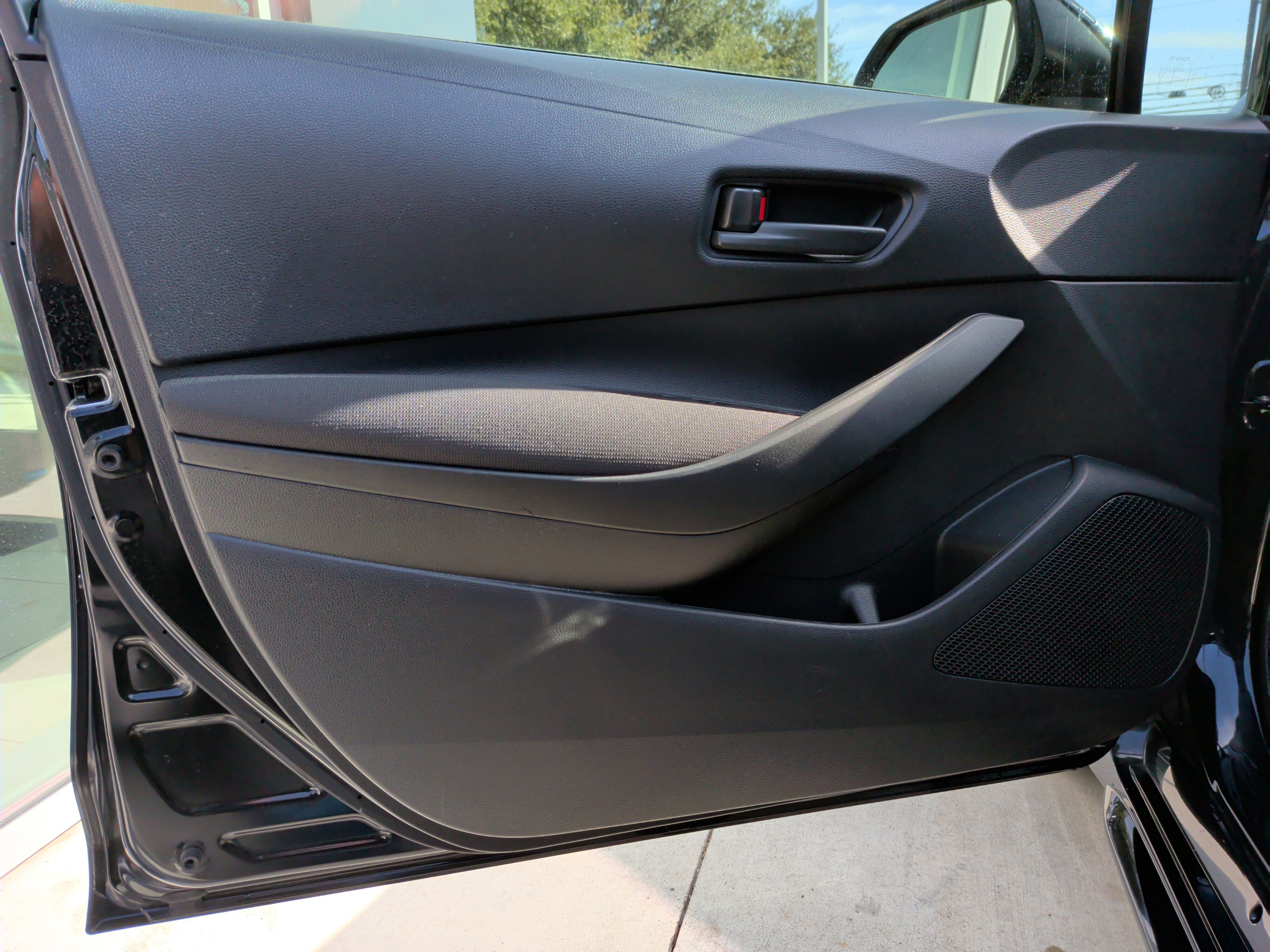 Used 2023 Toyota Corolla LE image 32