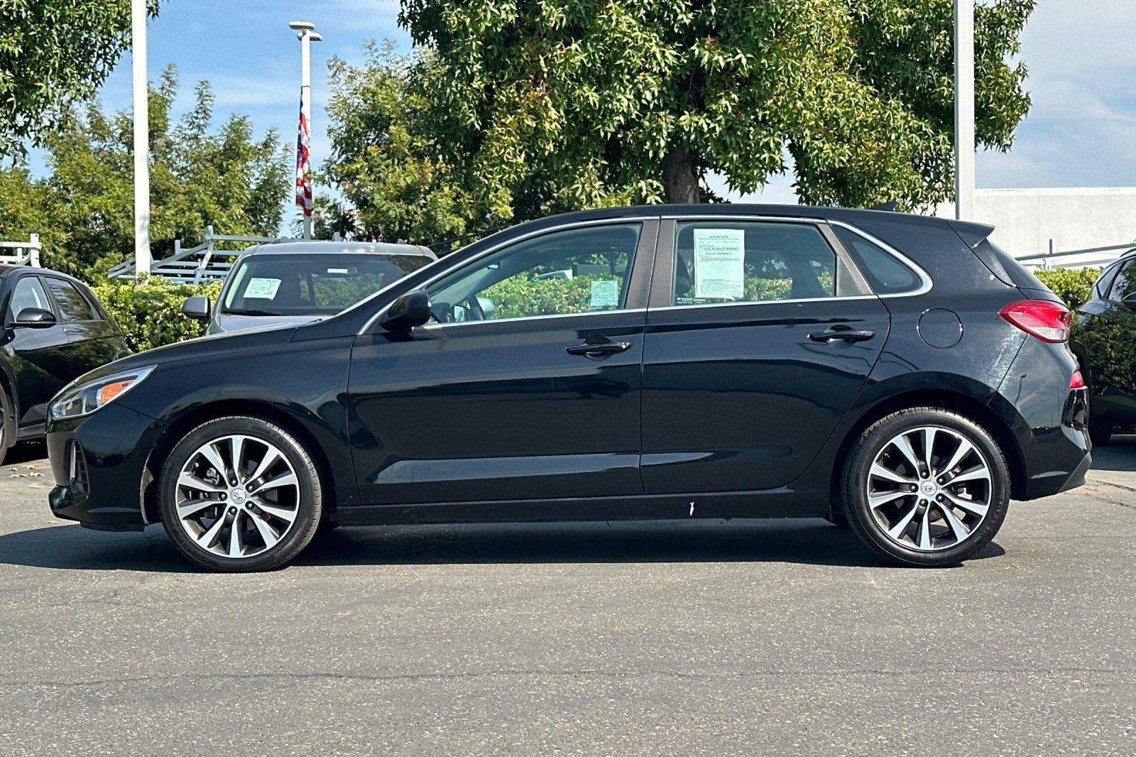 Used 2020 Hyundai Elantra GT FWD image 6