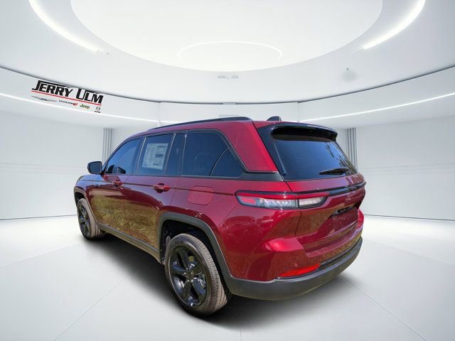 New 2025 Jeep Grand Cherokee Altitude image 5