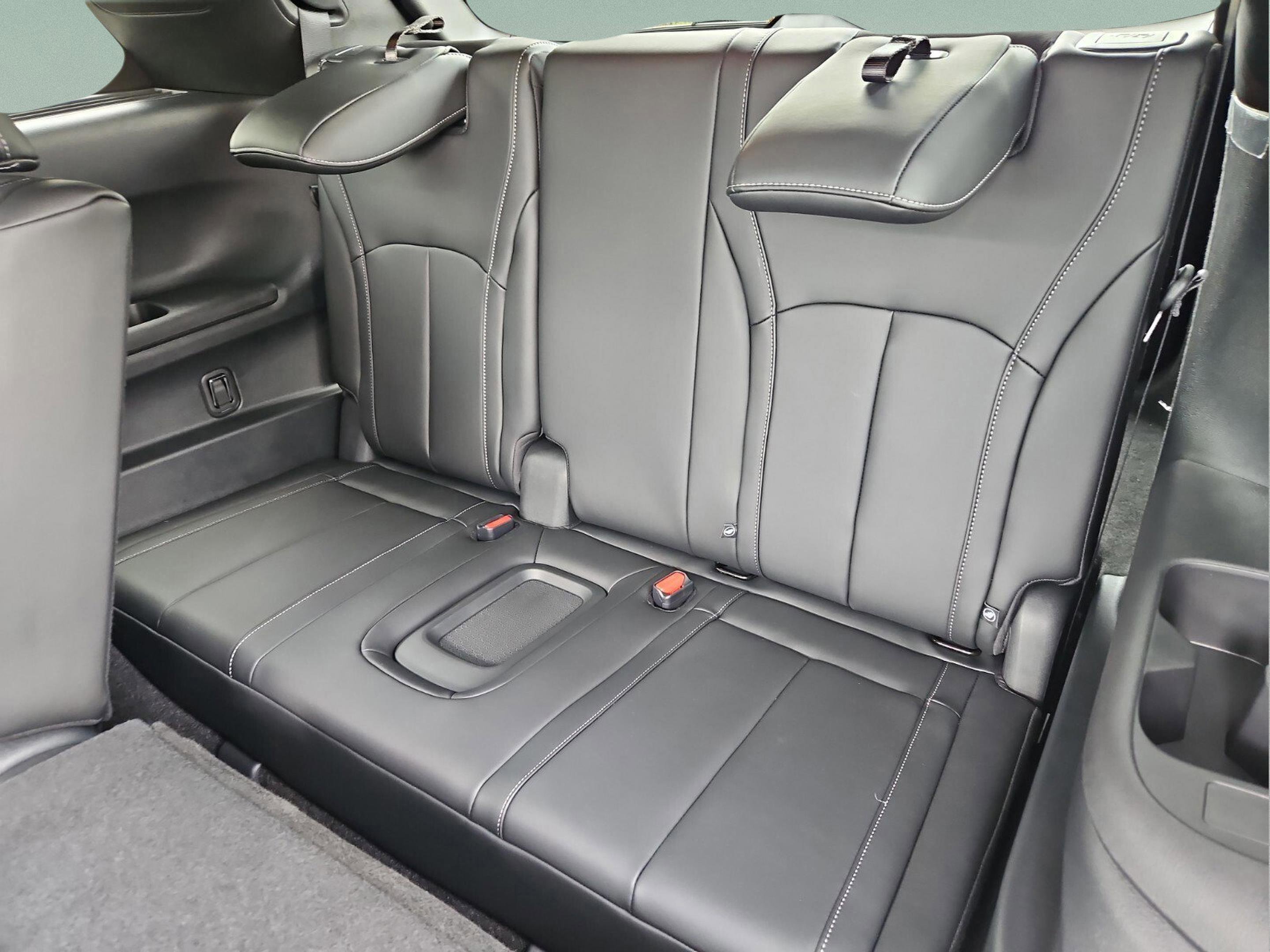 Used 2025 INFINITI QX60 Luxe w/ Black Edition image 12