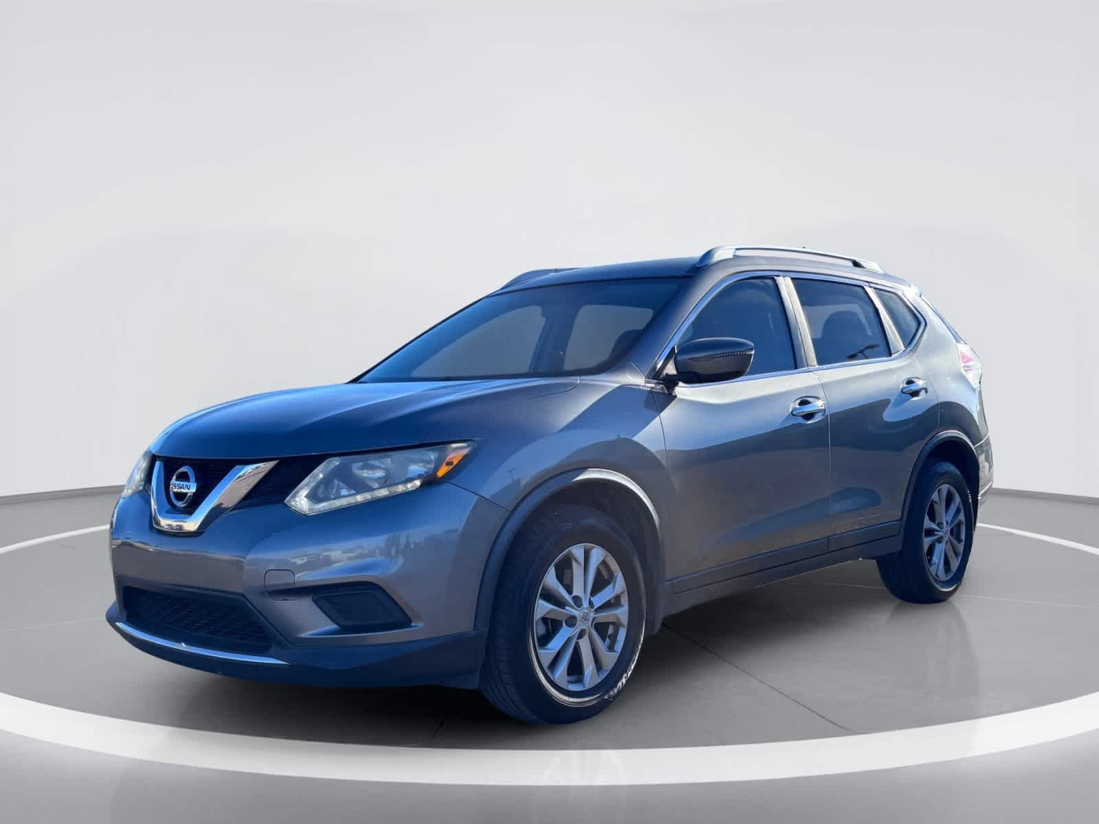 Used 2016 Nissan Rogue SV FWD image 2