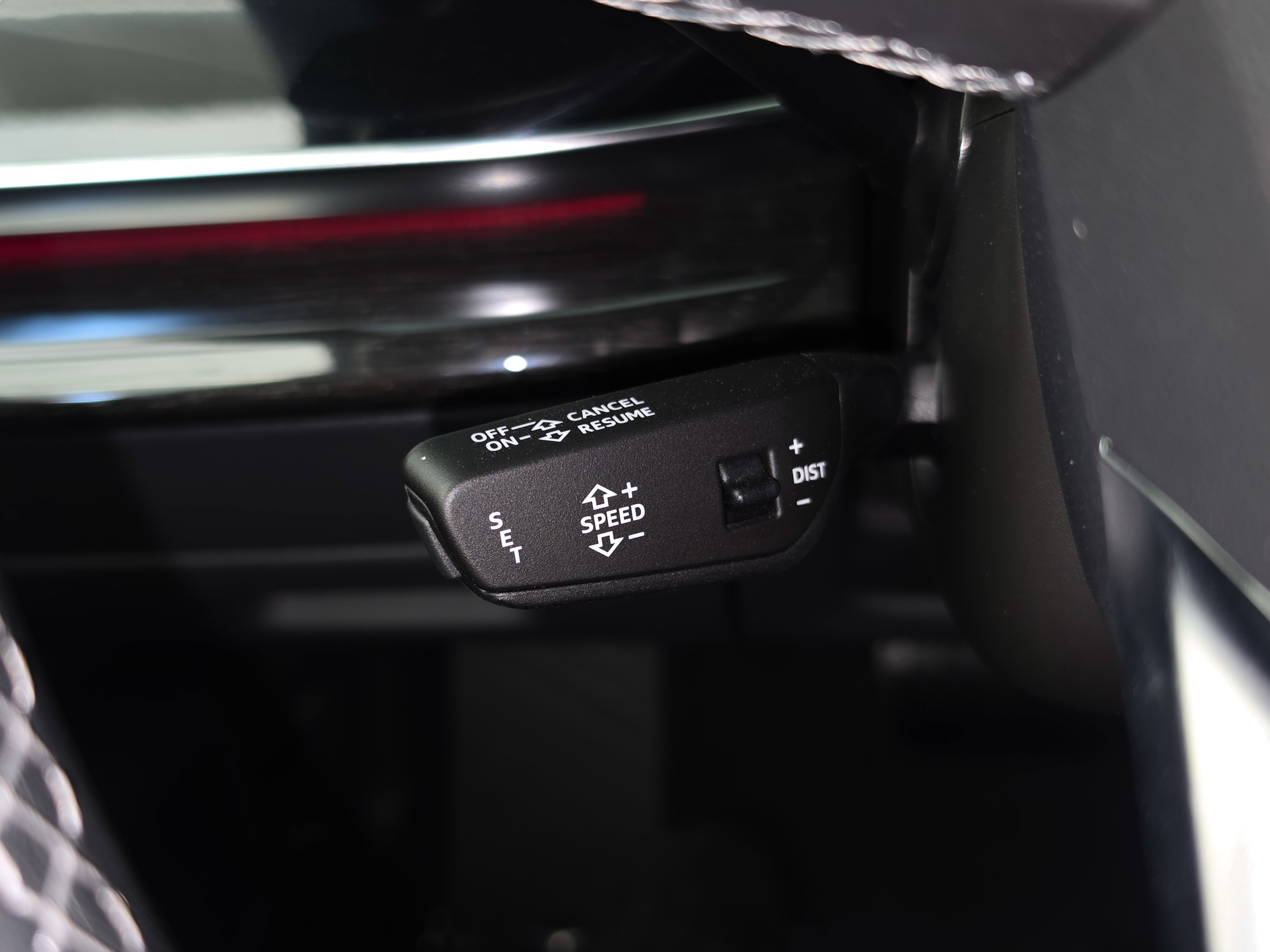 Used 2023 Audi Q8 Prestige AWD/4WD image 39