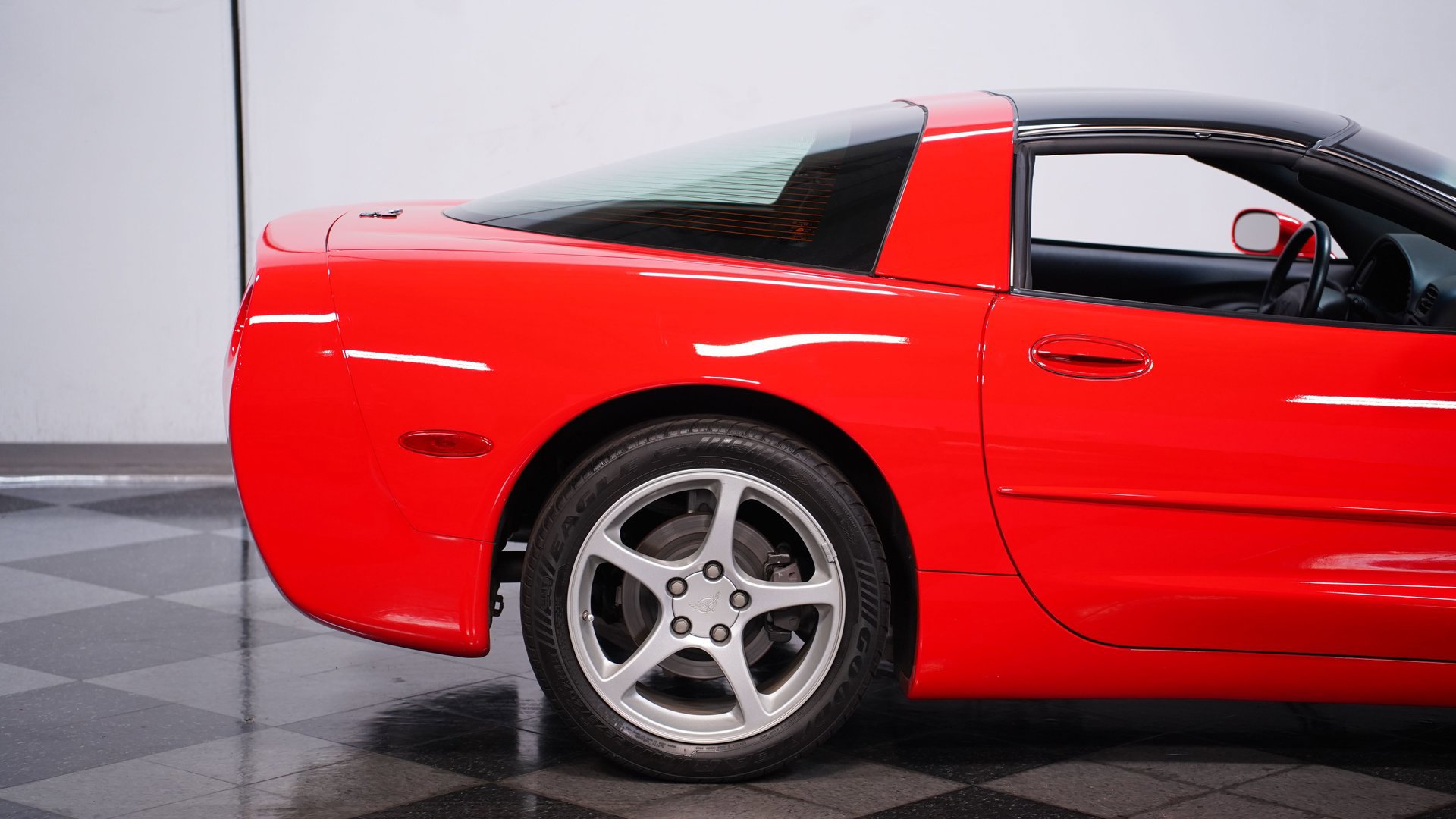 Used 2000 Chevrolet Corvette Coupe w/ Memory Pkg image 26