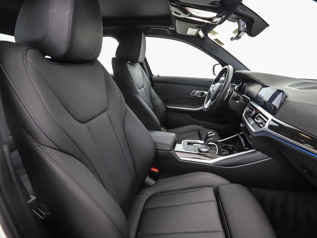 Used 2021 BMW 330e xDrive w/ Convenience Package image 30