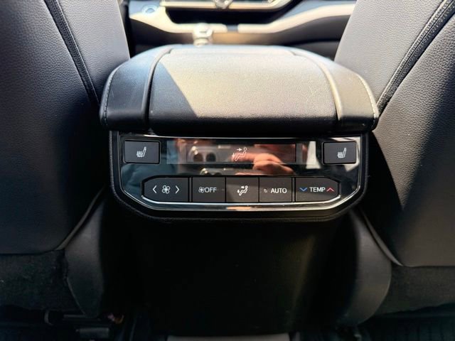 Used 2020 Toyota Highlander Platinum AWD/4WD image 10