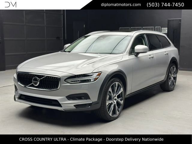 Used 2025 Volvo V90 B6 Cross Country Ultra w/ Protection Package Premier