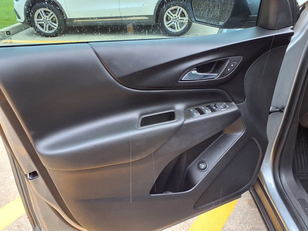 Used 2024 Chevrolet Equinox LT FWD image 17