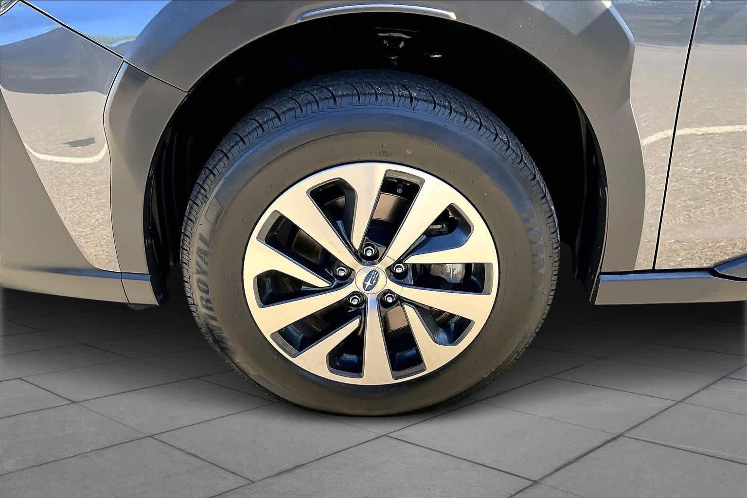 Used 2023 Subaru Outback Premium image 10