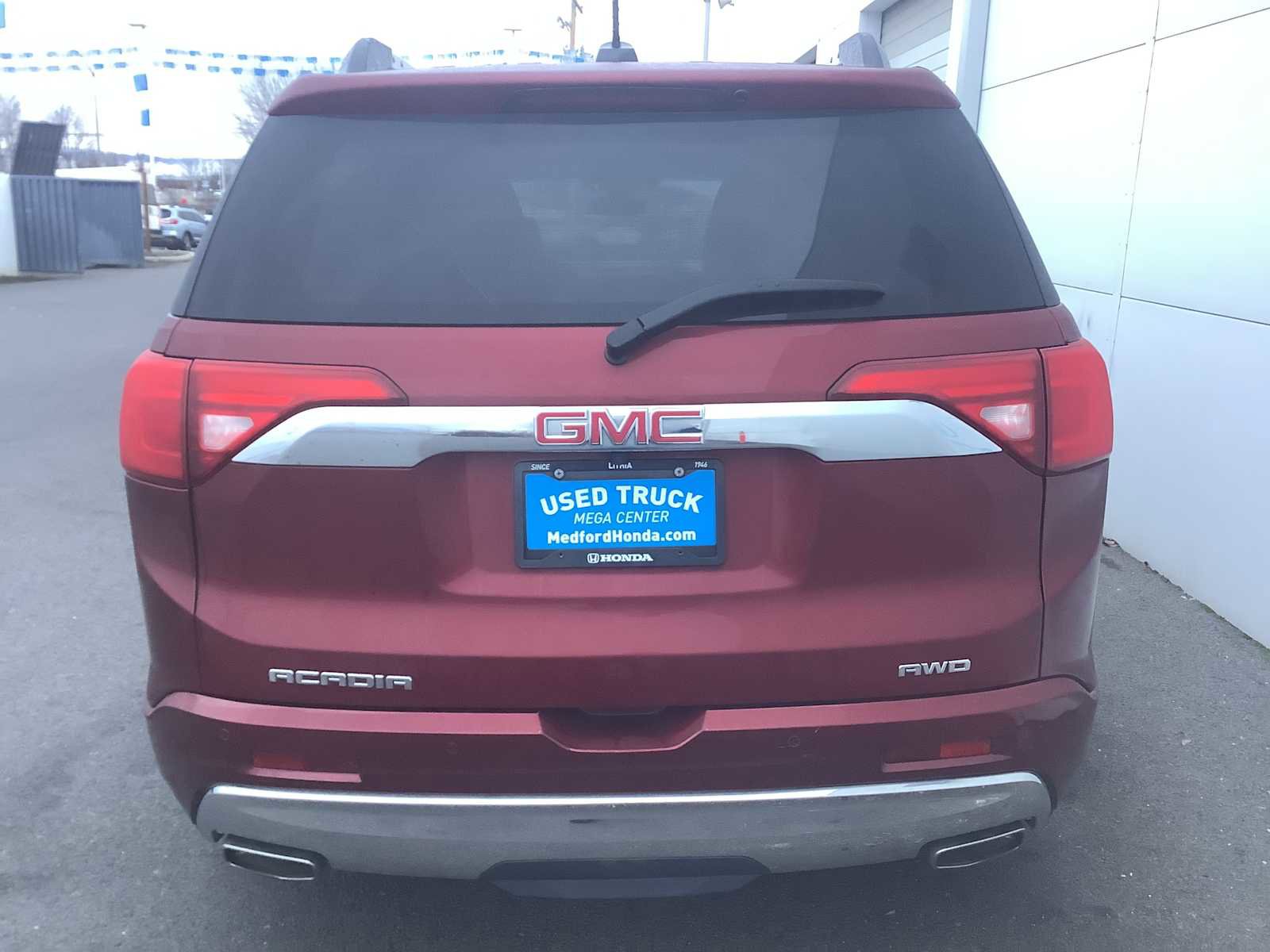 Used 2017 GMC Acadia Denali w/ Technology Package image 5