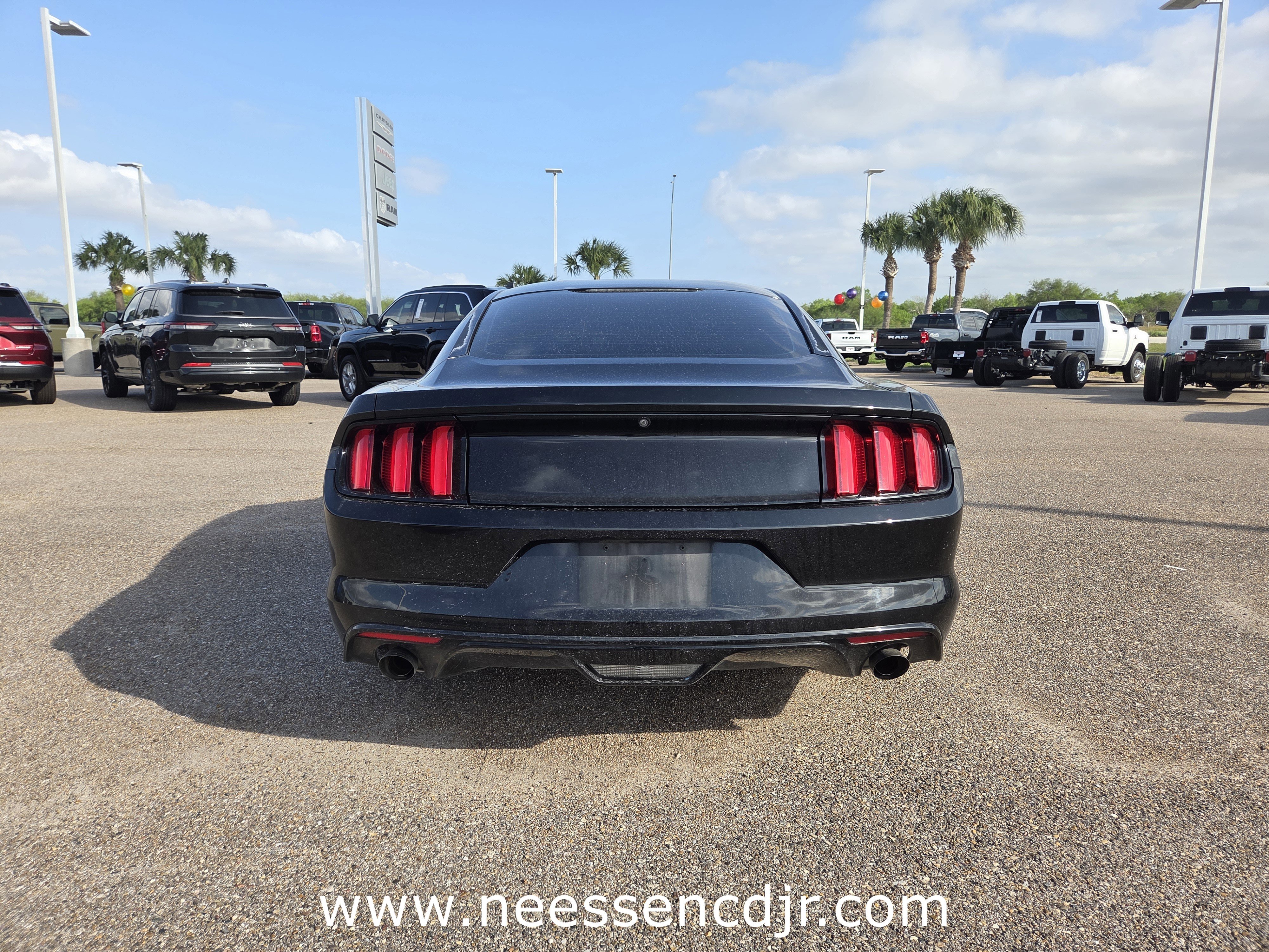 Used 2017 Ford Mustang Coupe image 6