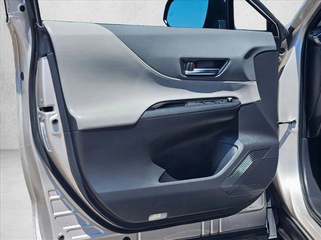 Used 2023 Toyota Venza LE AWD/4WD image 10