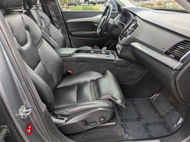 Used 2016 Volvo XC90 T8 Momentum w/ Vision Package image 20