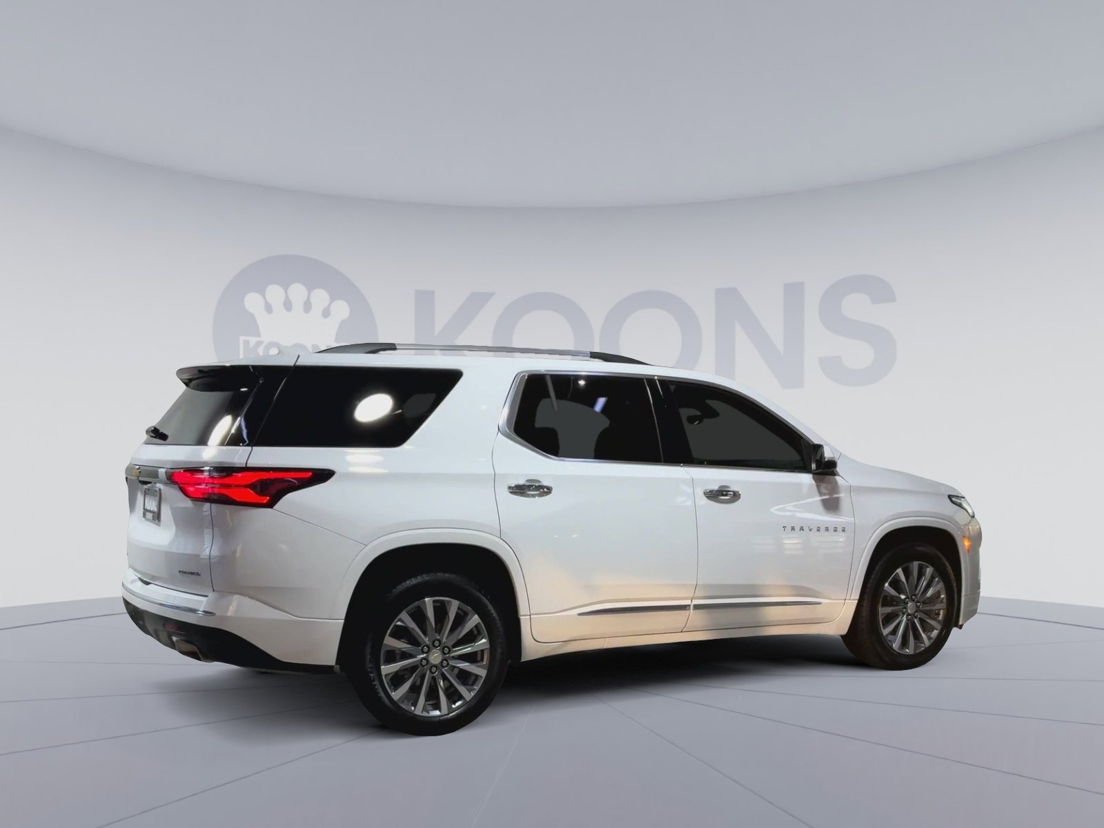 Used 2023 Chevrolet Traverse Premier image 11