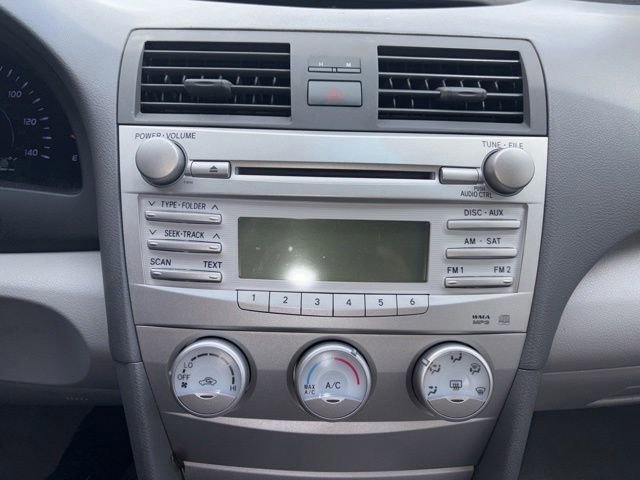Used 2010 Toyota Camry LE FWD image 11