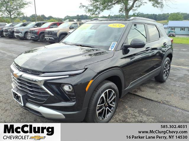 Used 2024 Chevrolet TrailBlazer LT w/ LT Cold Weather Package AWD/4WD image 1