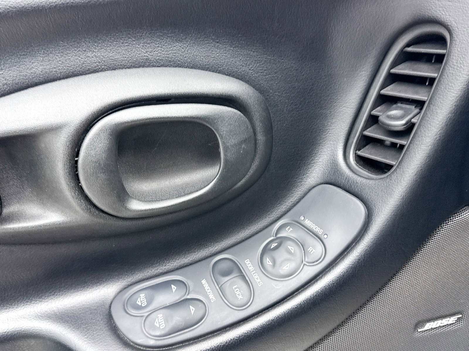 Used 2000 Chevrolet Corvette Coupe w/ Lighting Pkg image 24