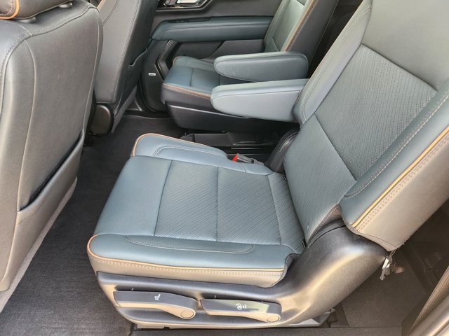 Used 2026 GMC Yukon XL AT4 w/ AT4 Premium Package AWD/4WD image 30