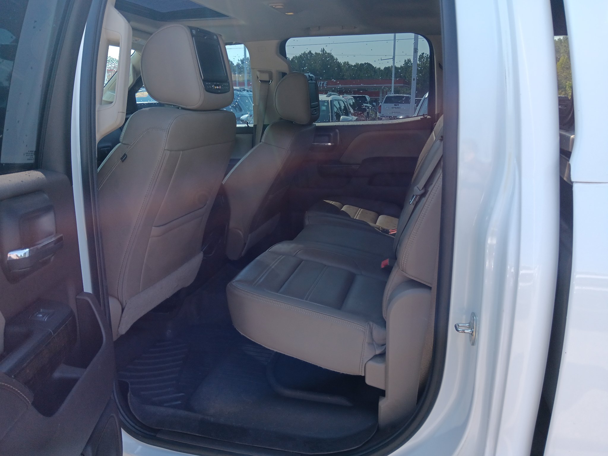 Used 2016 GMC Sierra 2500 Denali w/ Suspension Package, Off-Road AWD/4WD image 17