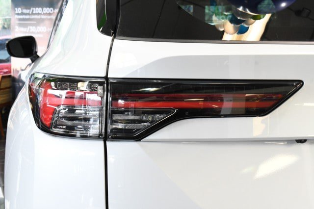 New 2026 Mitsubishi Outlander SEL AWD/4WD image 18