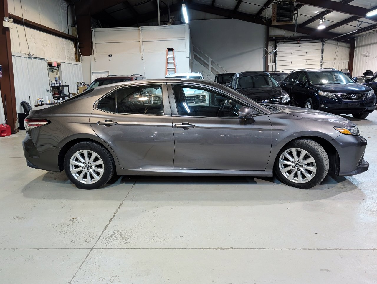 Used 2018 Toyota Camry LE image 8