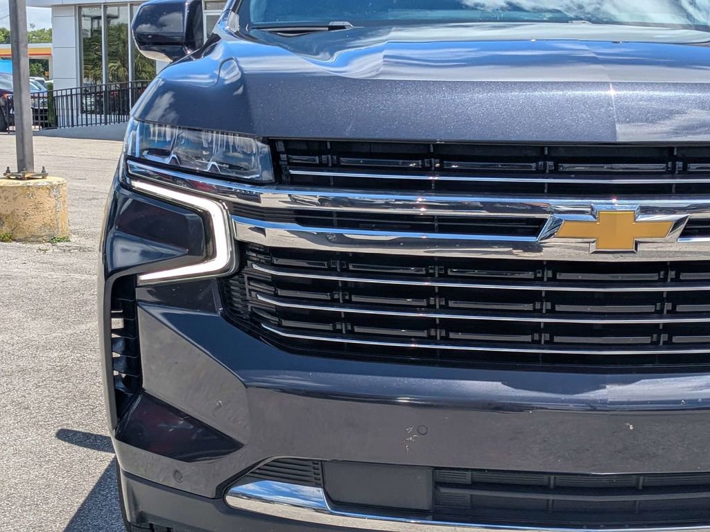 Used 2023 Chevrolet Suburban LT RWD image 9