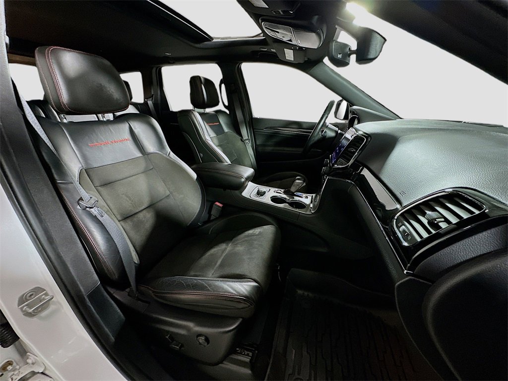 Used 2020 Jeep Grand Cherokee Trailhawk image 32