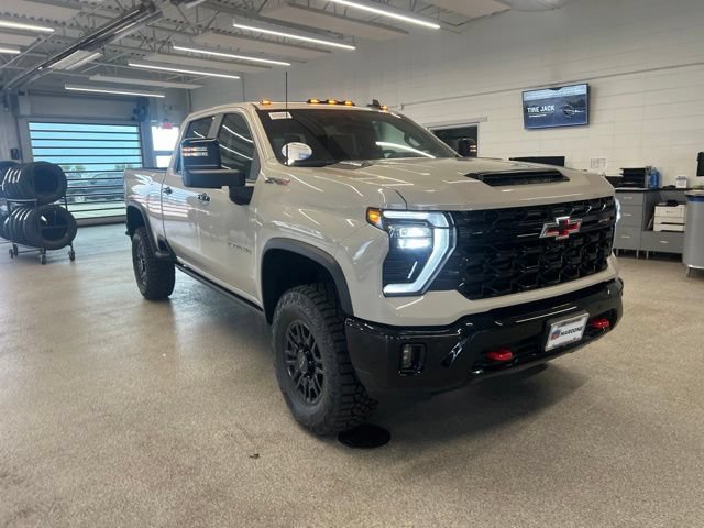 New 2026 Chevrolet Silverado 2500 ZR2 AWD/4WD image 3
