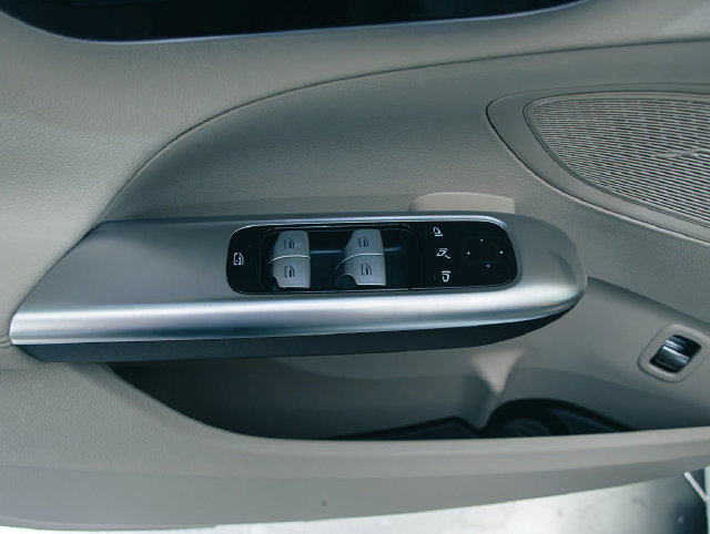 Used 2026 Mercedes-Benz C 300 4MATIC Sedan image 15