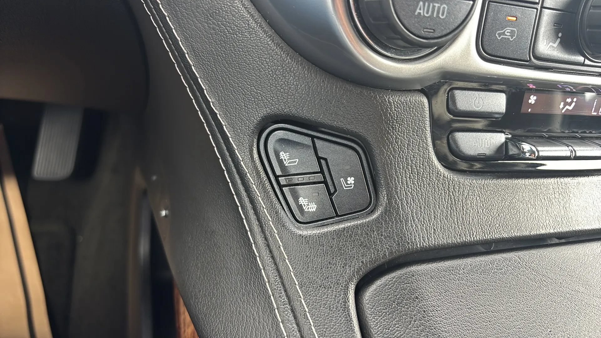 Used 2017 Chevrolet Tahoe Premier RWD image 33