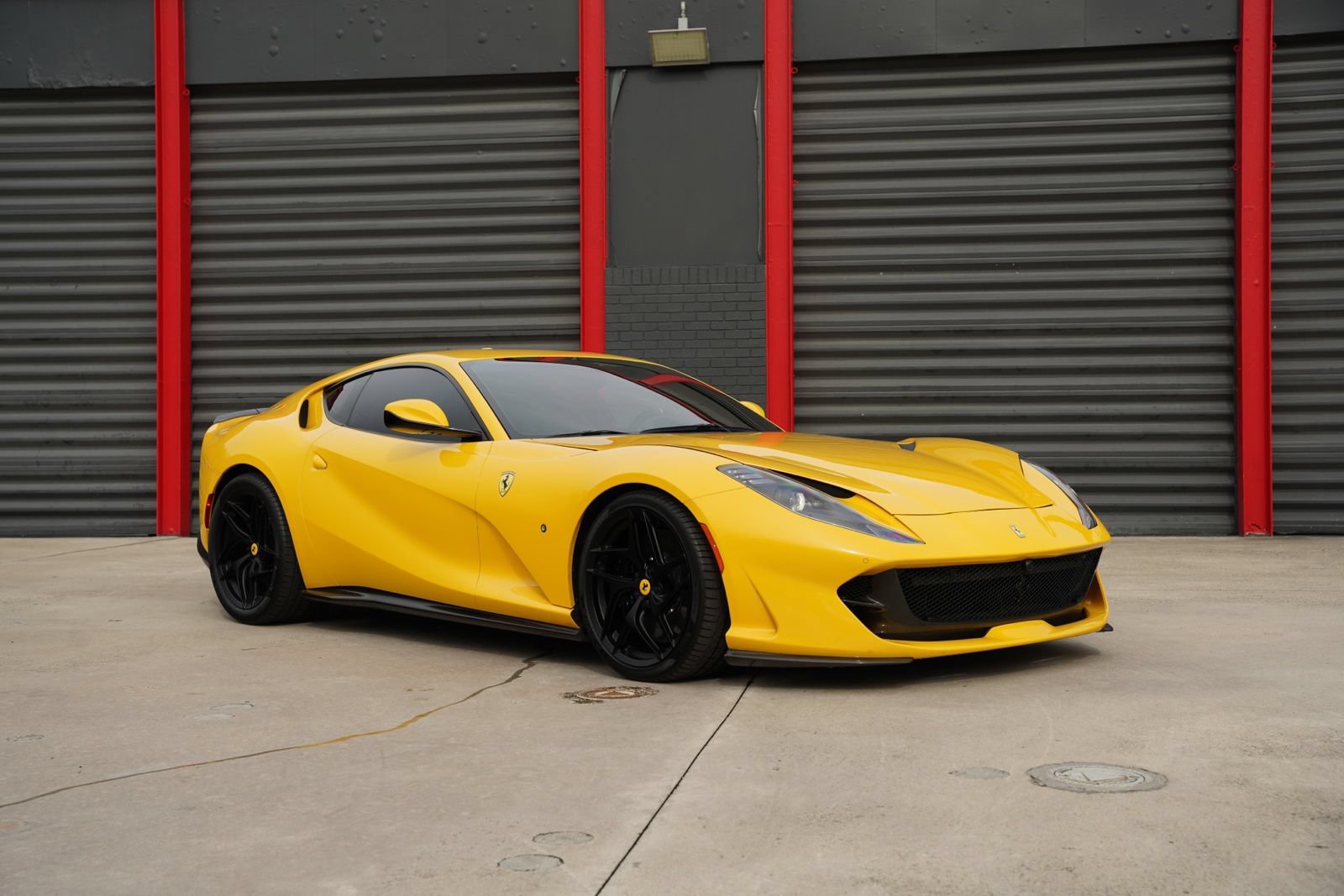 Used 2019 Ferrari 812 Superfast RWD image 58