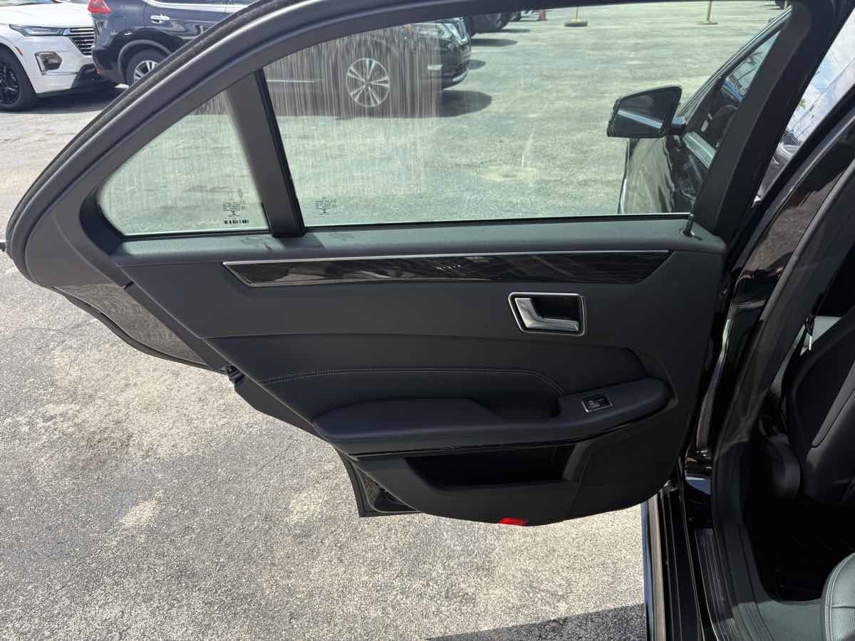 Used 2015 Mercedes-Benz E 350 4MATIC Sedan image 16