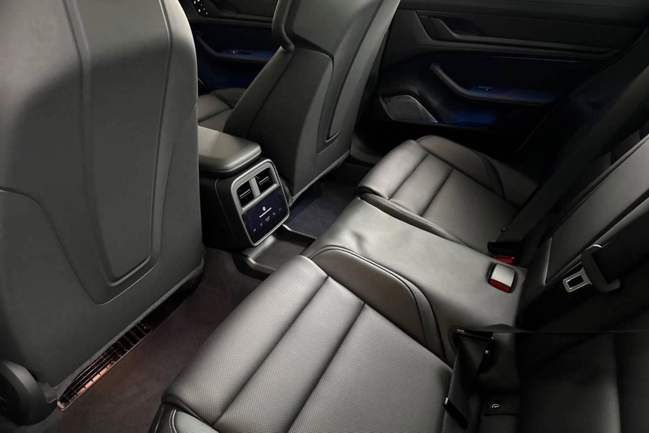 New 2025 Porsche Taycan GTS image 34