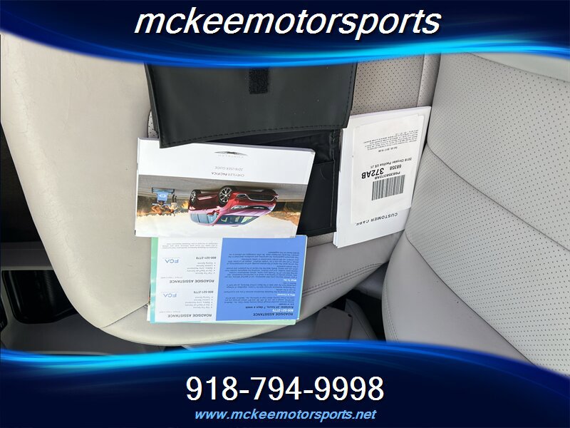 Used 2018 Chrysler Pacifica Touring-L FWD image 10