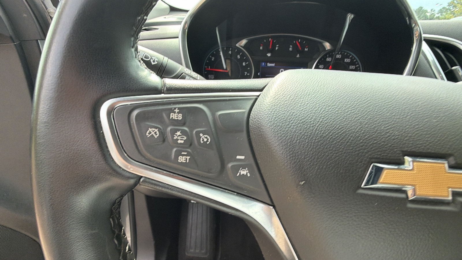 Used 2024 Chevrolet Equinox LT FWD image 27