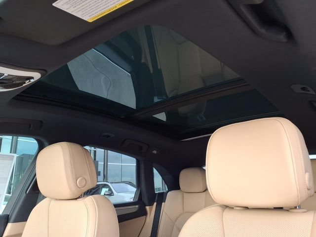 Used 2022 Porsche Macan S AWD/4WD image 16