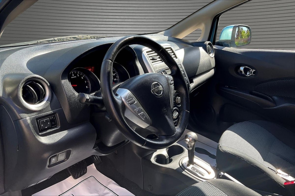 Used 2014 Nissan Versa Note SV w/ SL Package FWD image 16