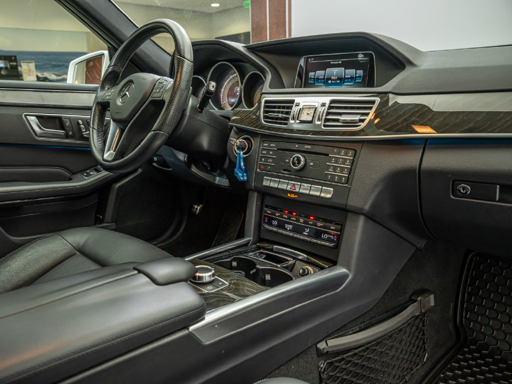 Used 2016 Mercedes-Benz E 350 4MATIC Sedan image 48