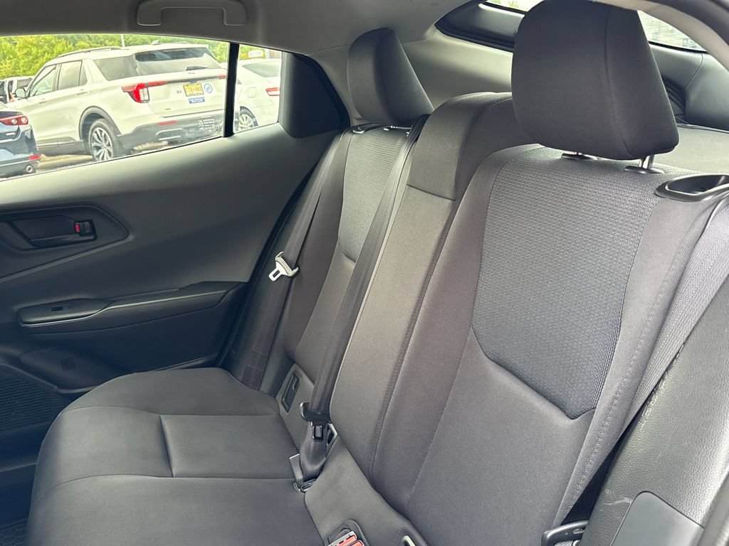 Used 2025 Toyota Prius LE FWD image 18