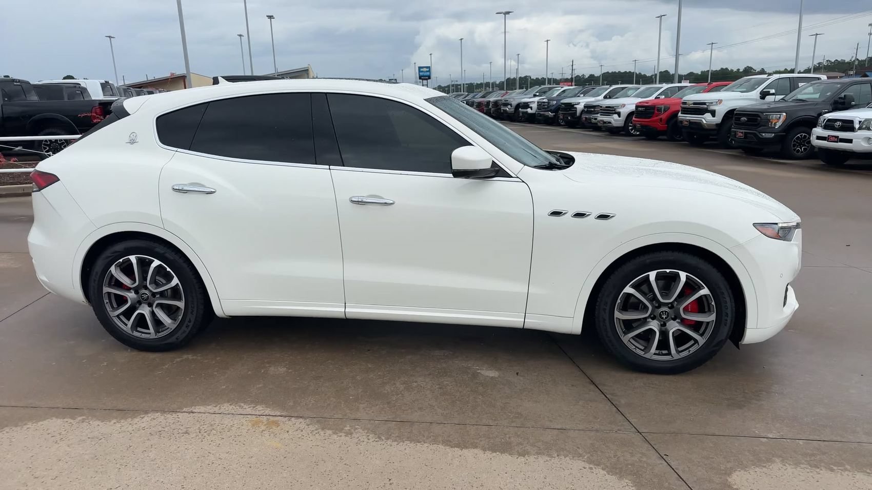 Used 2021 Maserati Levante AWD/4WD image 2