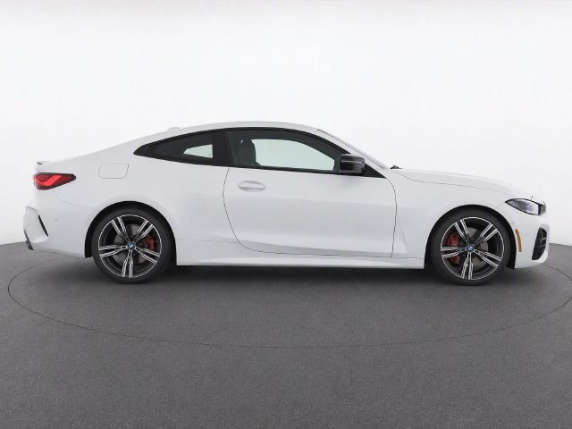 Used 2024 BMW 430i Coupe w/ M Sport Package RWD image 3