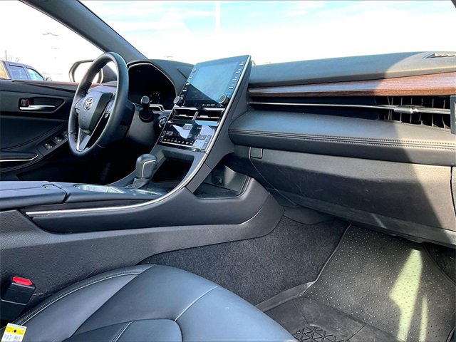 Used 2022 Toyota Avalon XLE image 13
