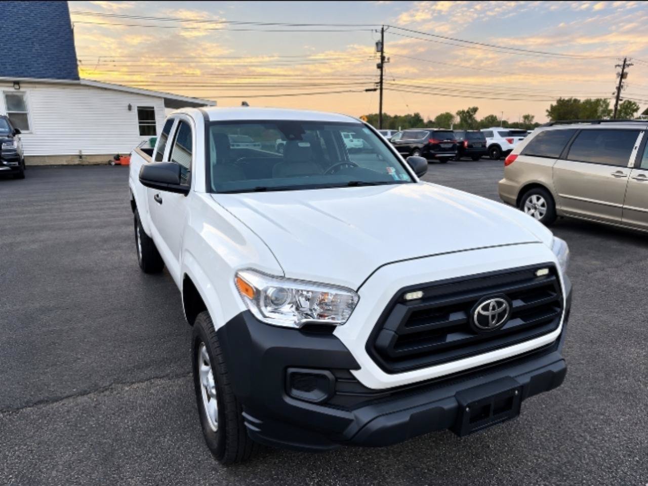 Used 2021 Toyota Tacoma SR AWD/4WD image 2