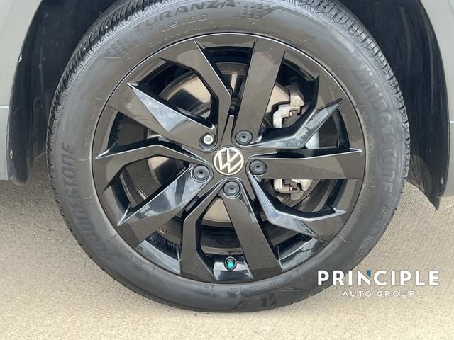 Used 2023 Volkswagen Taos SE FWD image 4