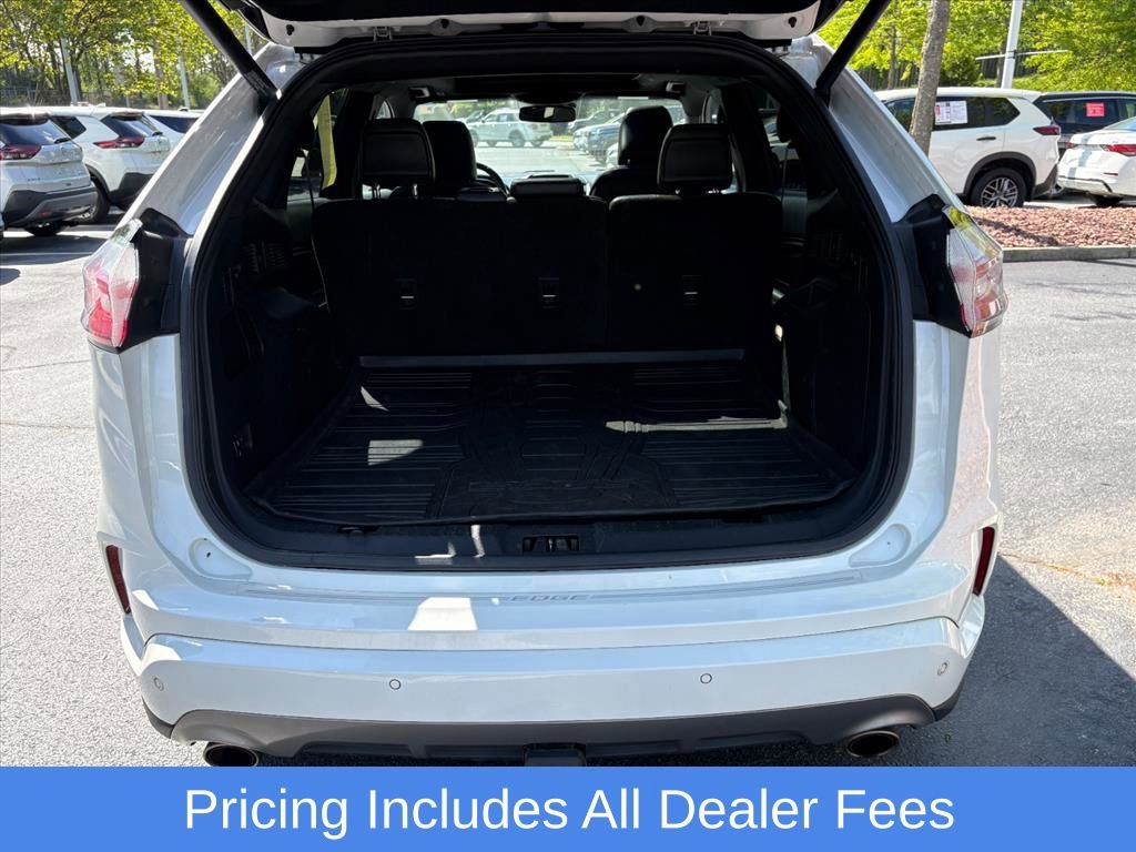 Used 2020 Ford Edge Titanium w/ Equipment Group 301A AWD/4WD image 25