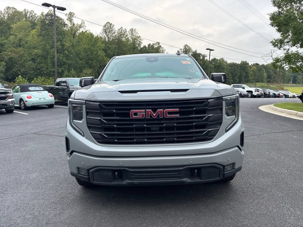 Used 2024 Chevrolet Silverado 1500 LT AWD/4WD image 2