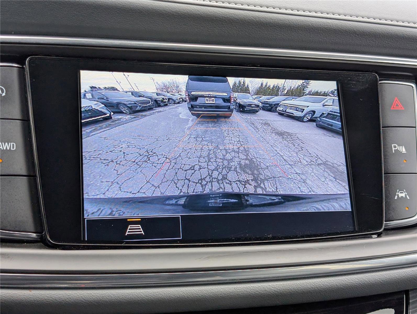 Used 2022 Buick Enclave Essence image 31