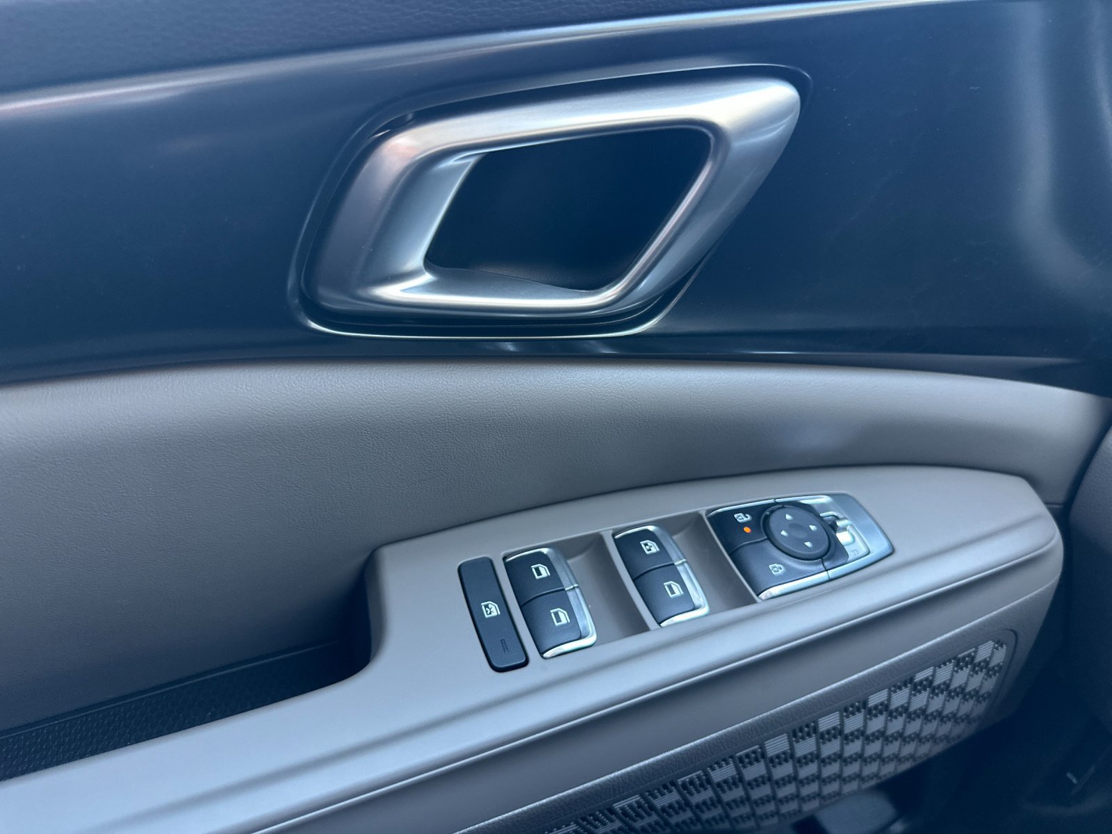 New 2027 Kia Carnival LXS FWD image 11