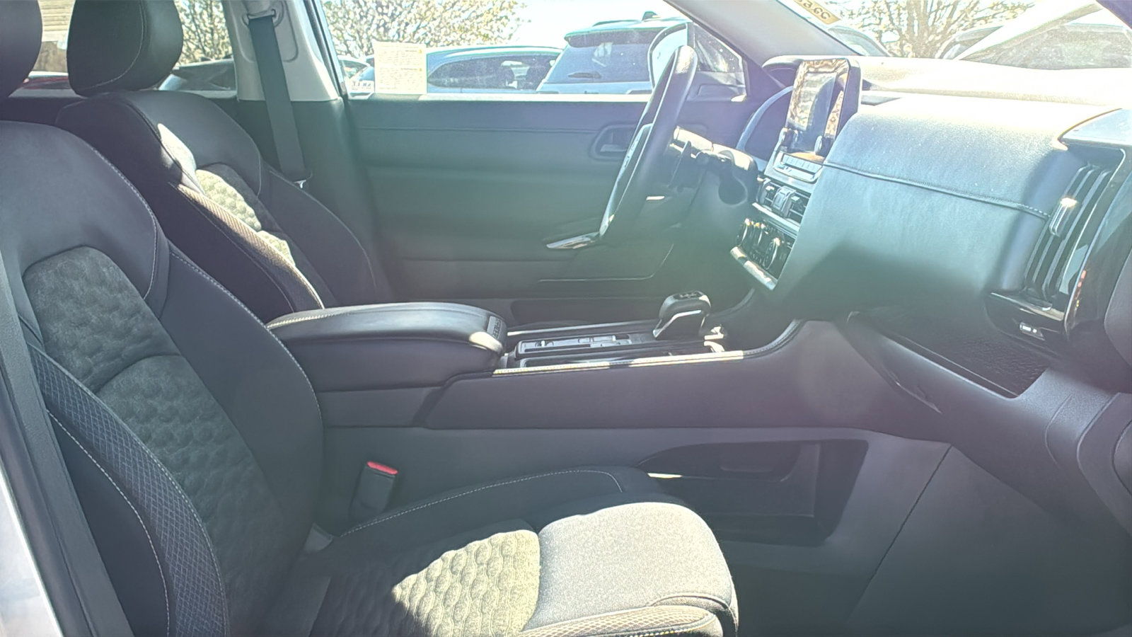Used 2024 Nissan Pathfinder S FWD image 13