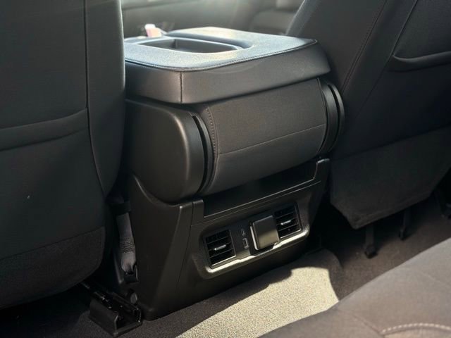 Used 2024 Chevrolet Silverado 1500 LT AWD/4WD image 39